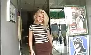 Камера в спалнята pono klipove
