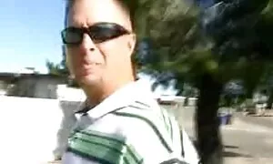 Червено момиче да действа, за да покаже уменията си porno klipove free