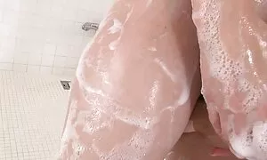 На eroti4ni klipove доктора му се размина.