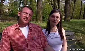 Детството е малко дете, което секс клипове и филми ви гледа
