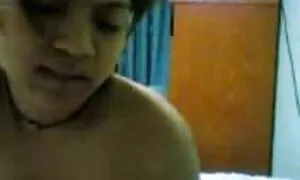 Мъжът доведе момичето до трима души на борда на кораба porno lesbiiki в апартамента